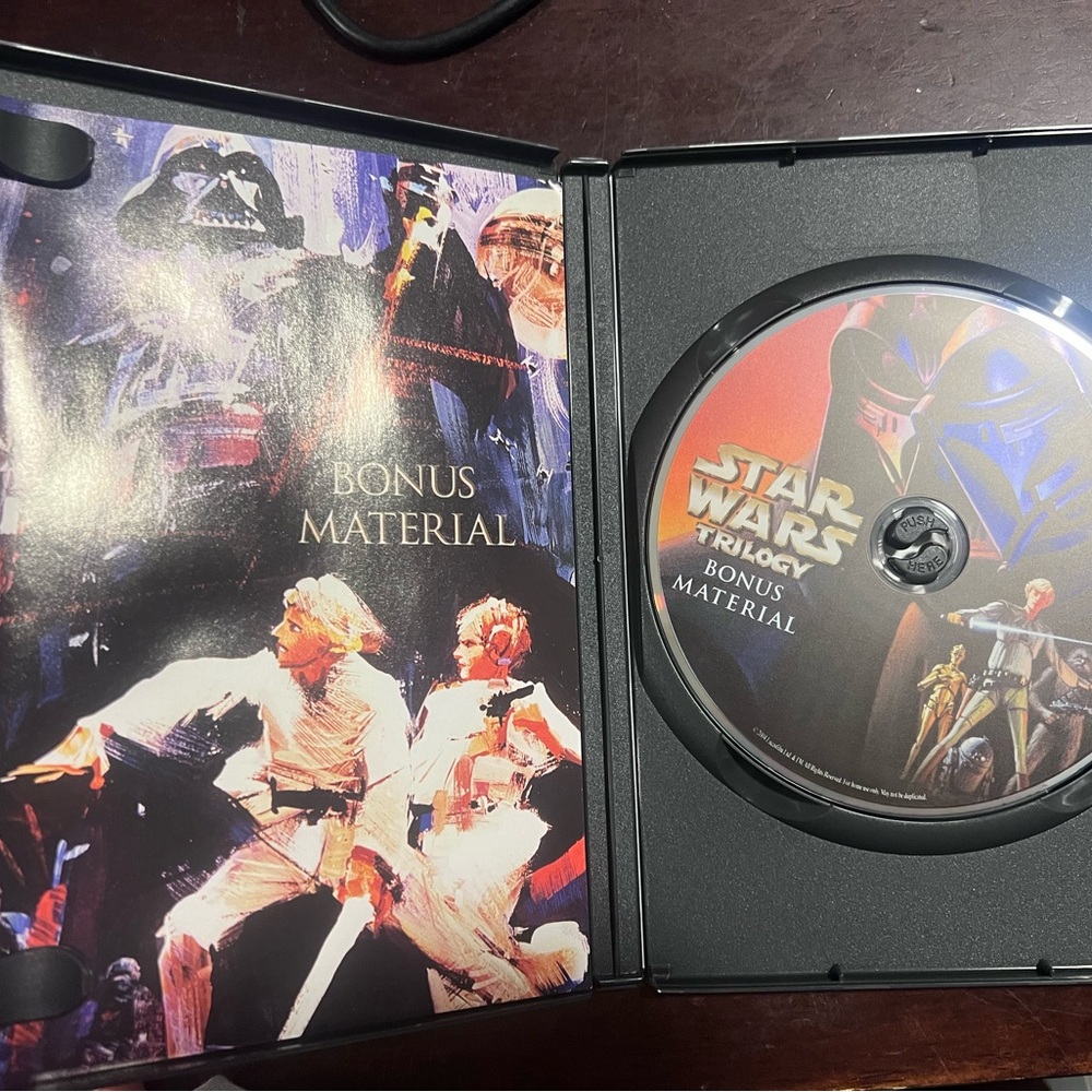 Star Wars 4-Disc DVD Trilogy Box Set - Picture 6 of 7